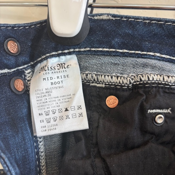 Miss Me Women's Horseshoe Pocket Bootcut Jeans, Size24, mid-rise, western - Picture 9 of 10